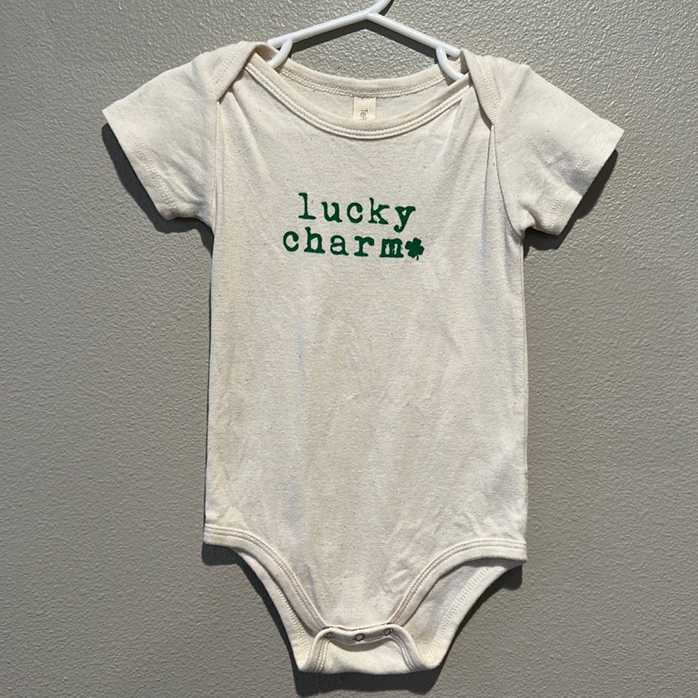 Tenth & Pine lucky charm bodysuit size: 12-18 months